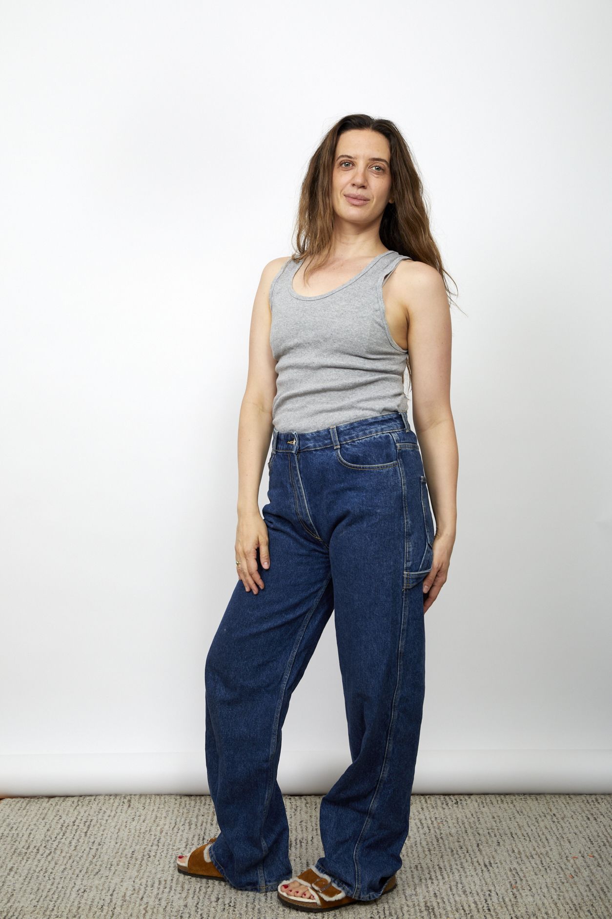 An image of a woman posing.